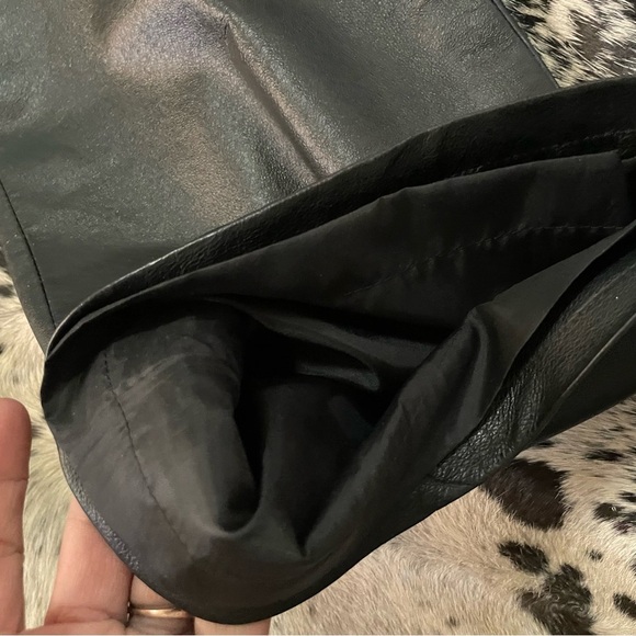 Jeanology 100% Leather Pants! Size 6 T NWOTS‎ Measures 30 X 10.5 X 33 Lined - Picture 4 of 8